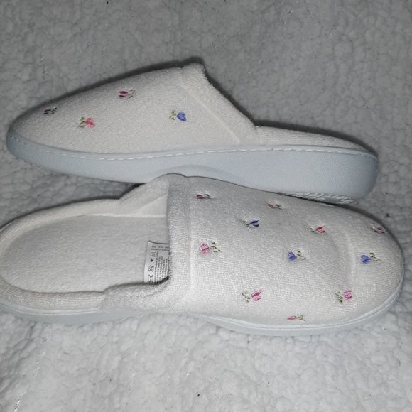 isotoner terry embroidered scalloped clog